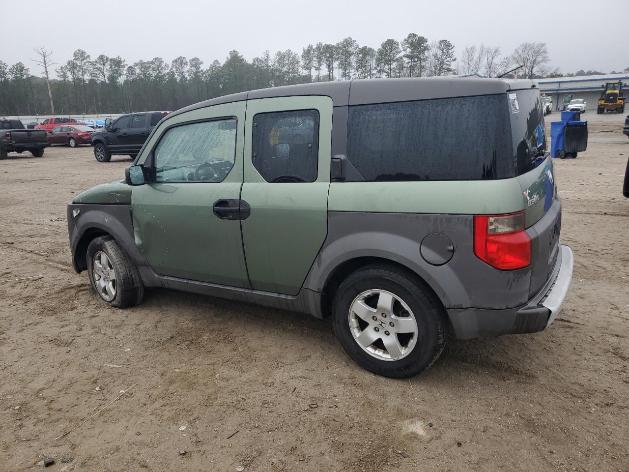 2004 Honda Element - Image 2