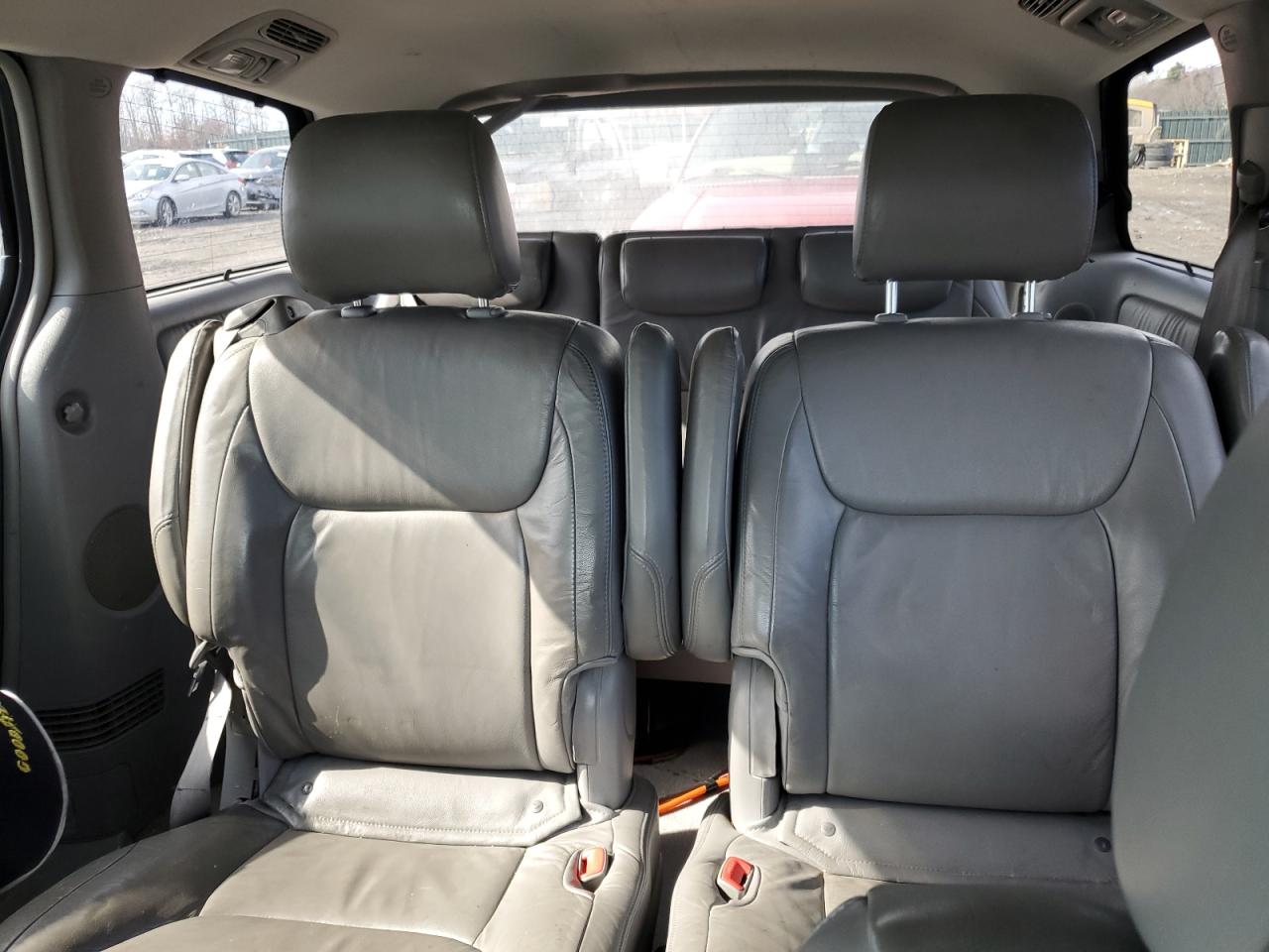 2006 Toyota Sienna - Image 10