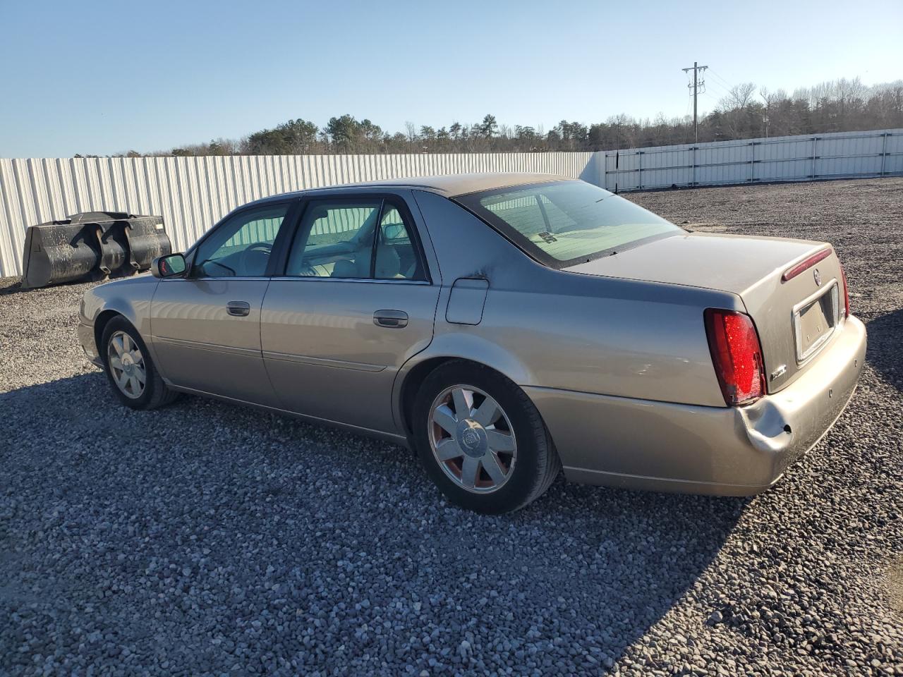 2004 Cadillac De Ville - Image 2