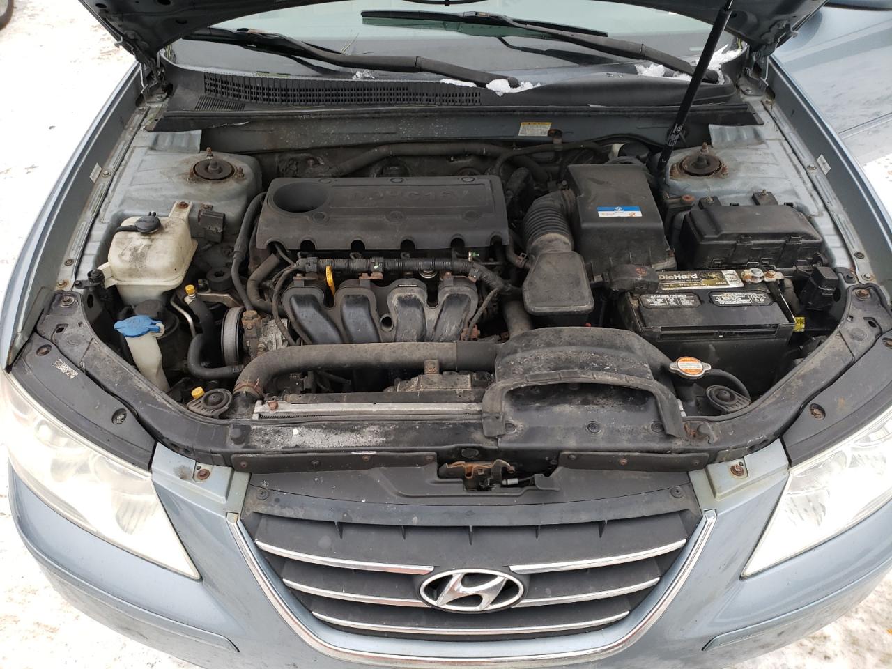 2010 Hyundai Sonata - Image 11
