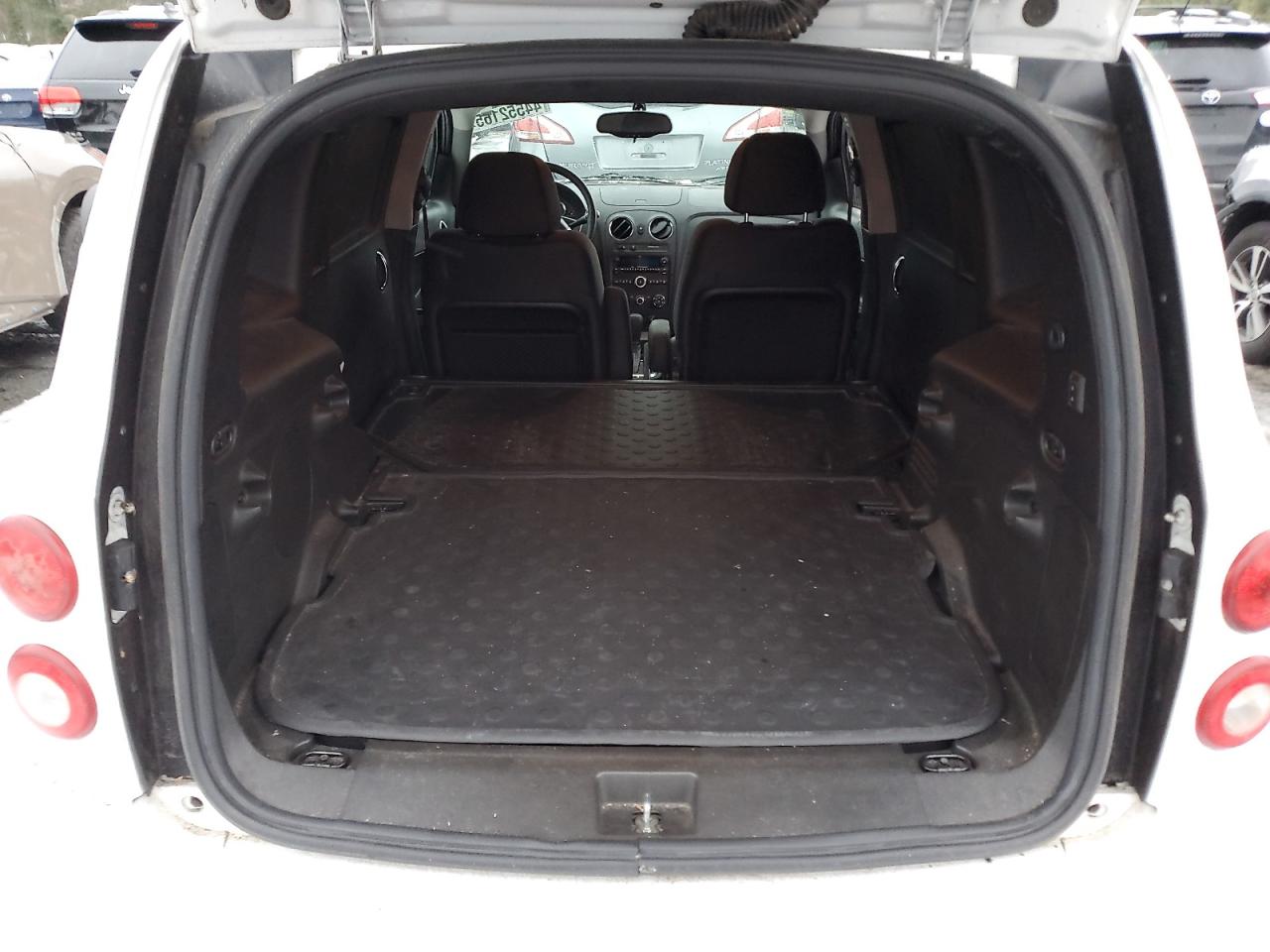 2011 Chevrolet HHR - Image 10