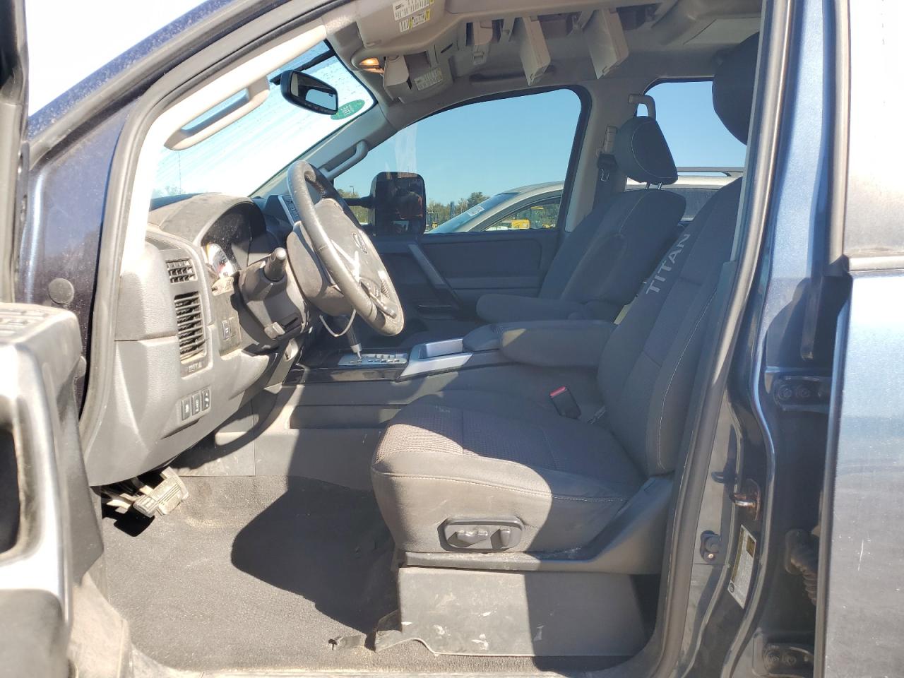 2014 Nissan Titan - Image 7