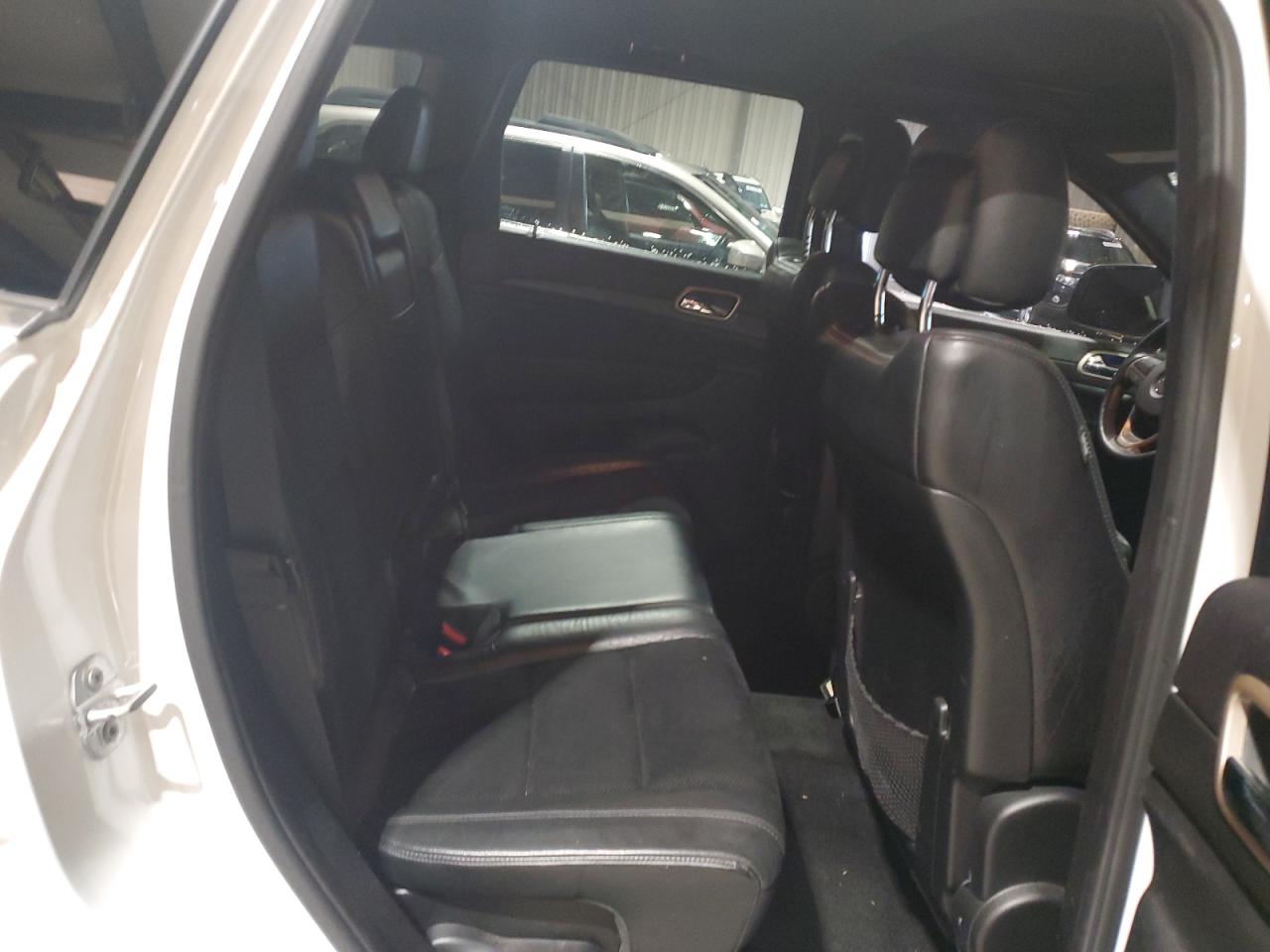 2015 Jeep Grand Cherokee - Image 11
