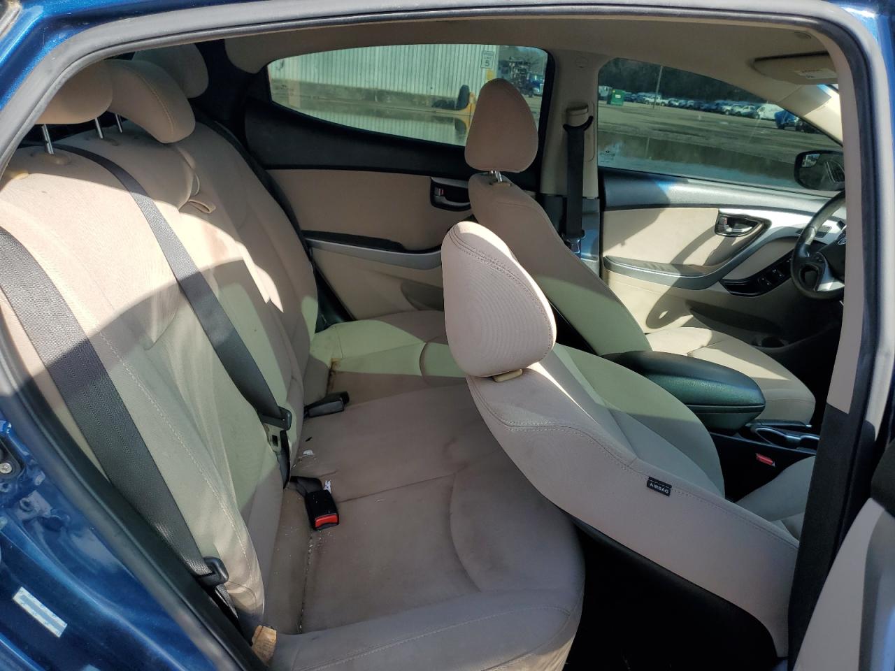 2014 Hyundai Elantra - Image 10
