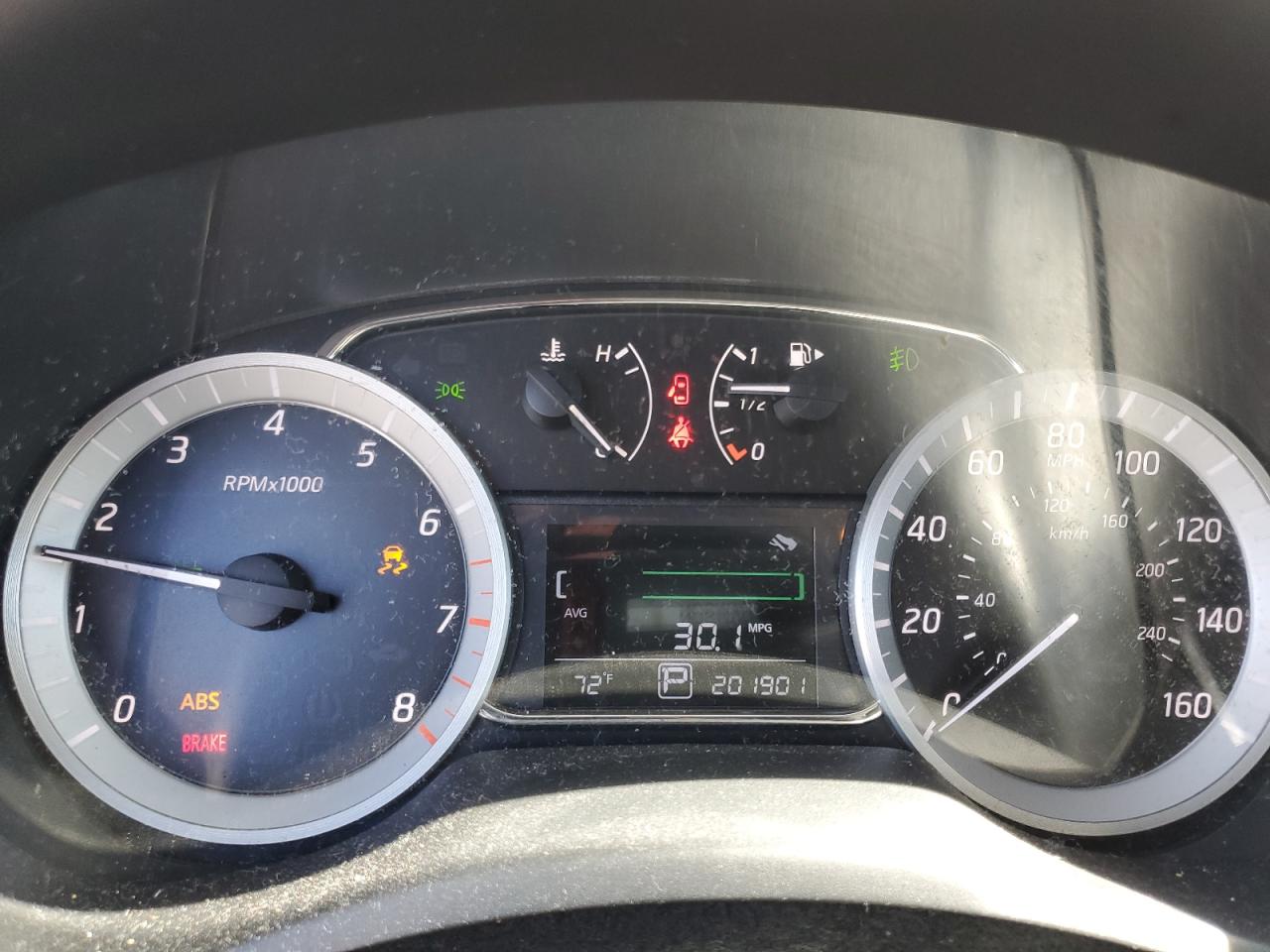 2015 Nissan Sentra - Image 9