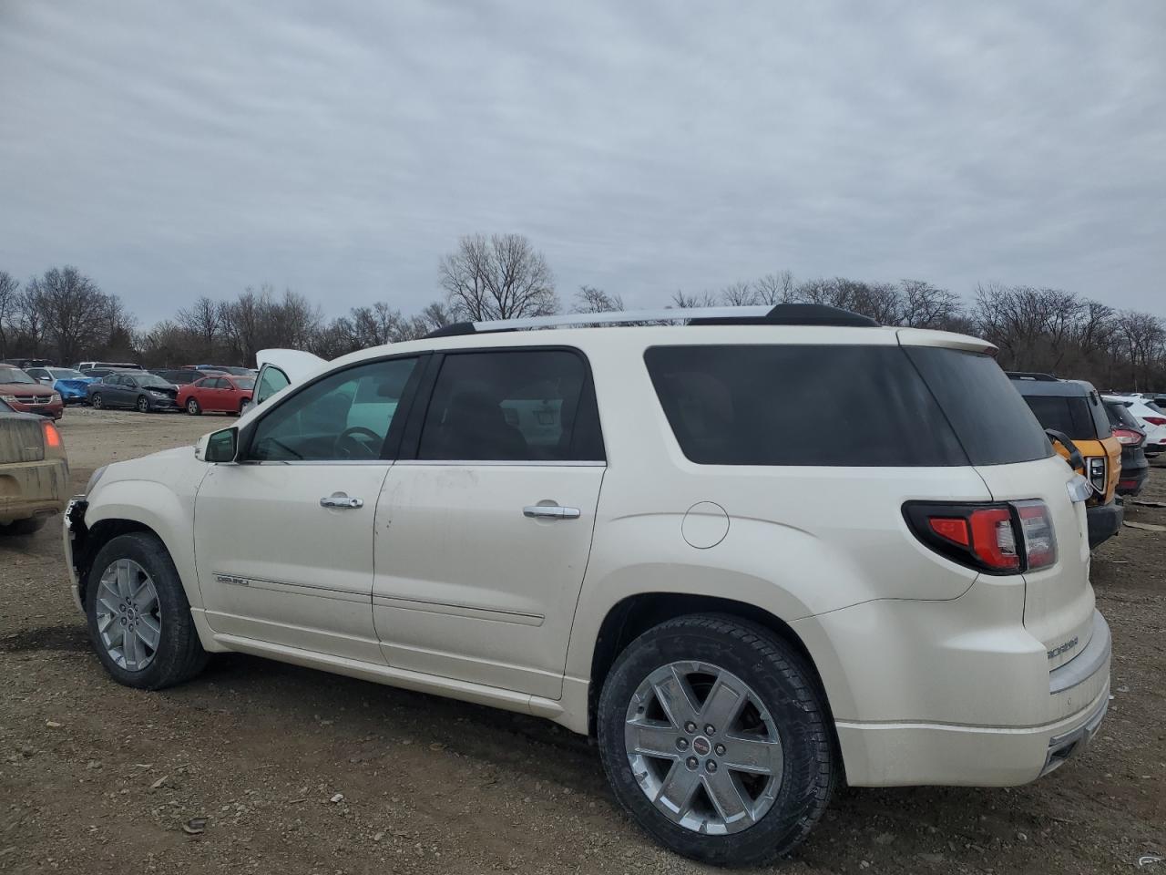 2014 GMC Acadia - Image 2