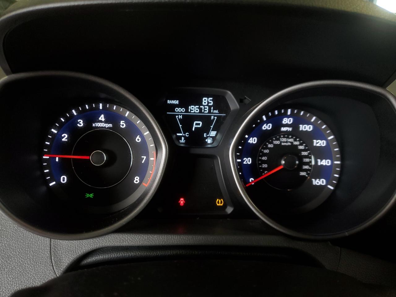 2013 Hyundai Elantra - Image 9