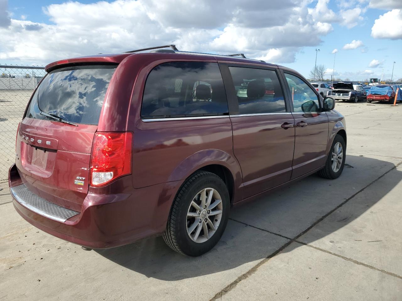 2019 Dodge Caravan - Image 3
