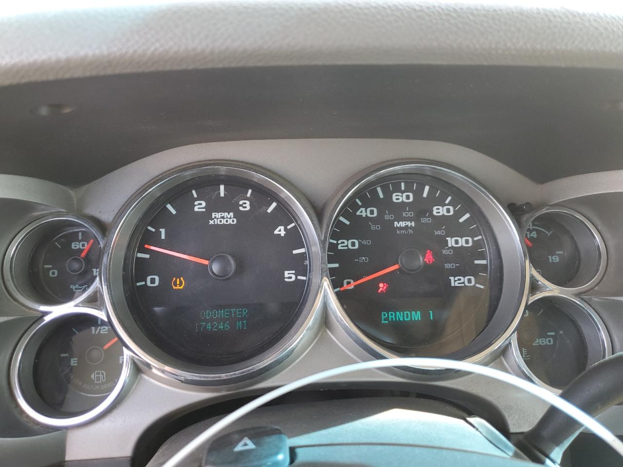 2014 Chevrolet Silverado - Image 9