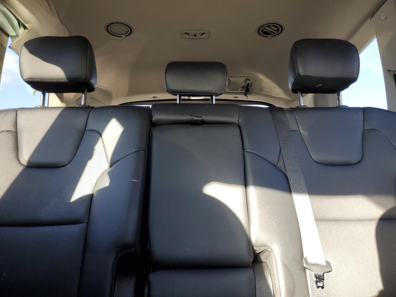 2023 Kia Telluride - Image 10