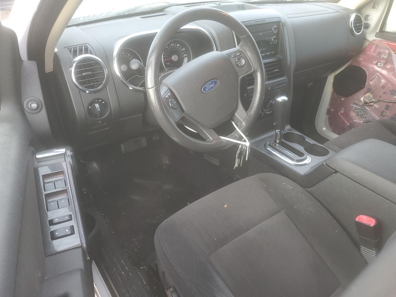 2010 Ford Explorer - Image 8