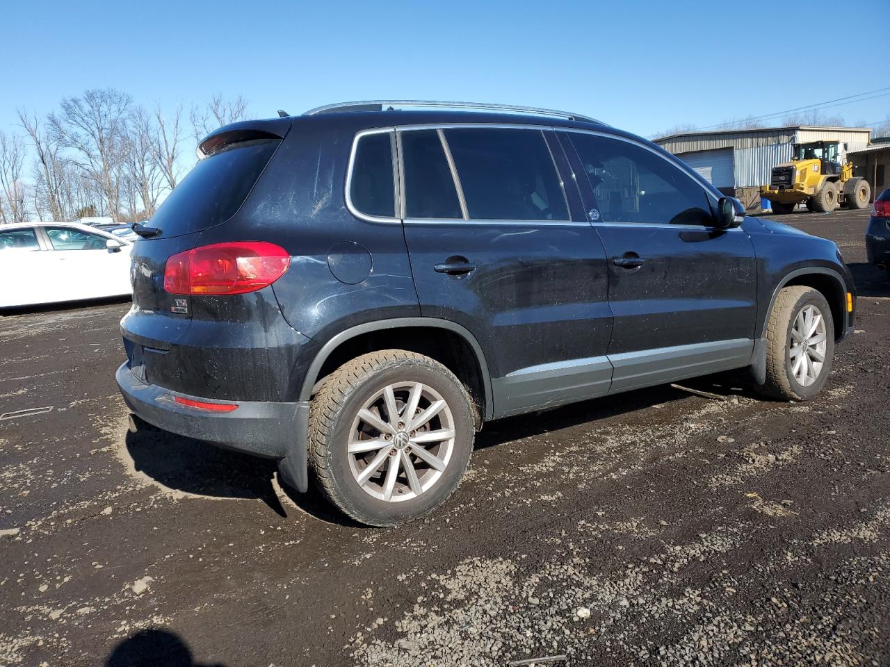 2017 Volkswagen Tiguan - Image 3