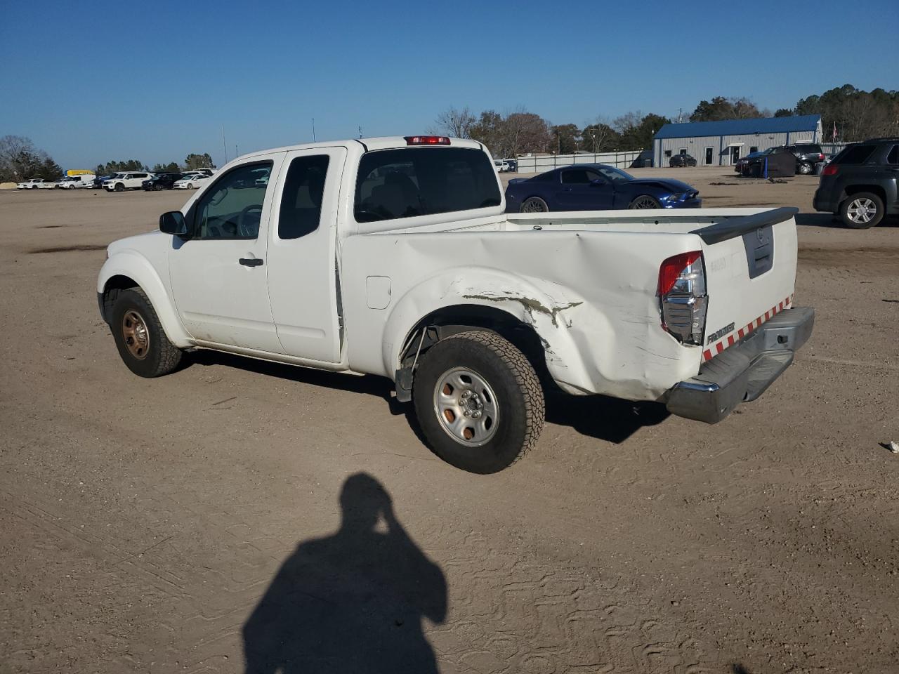2016 Nissan Navara (Frontier) - Image 2