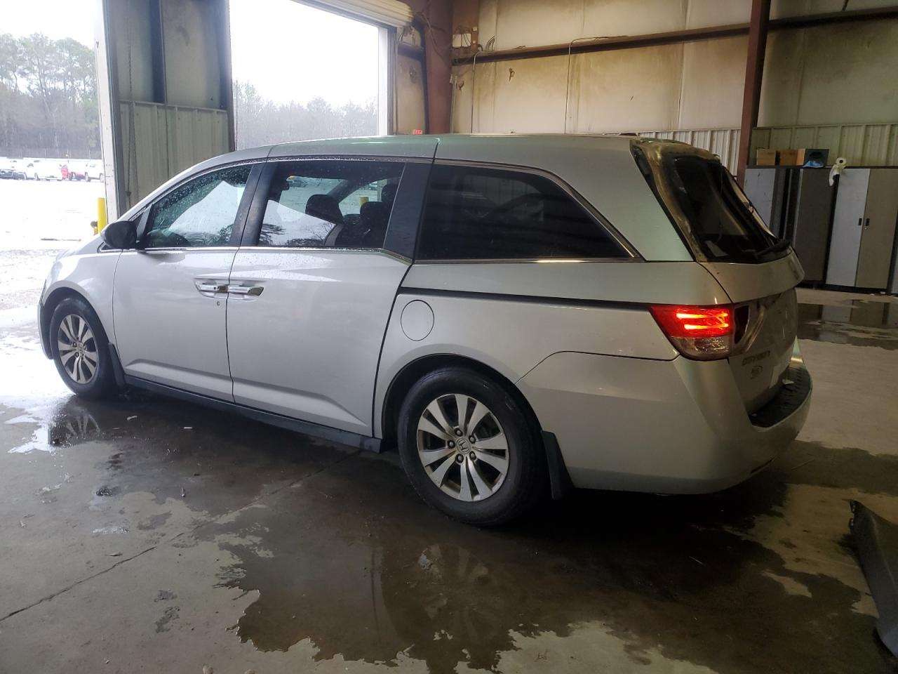 2014 Honda Odyssey - Image 2