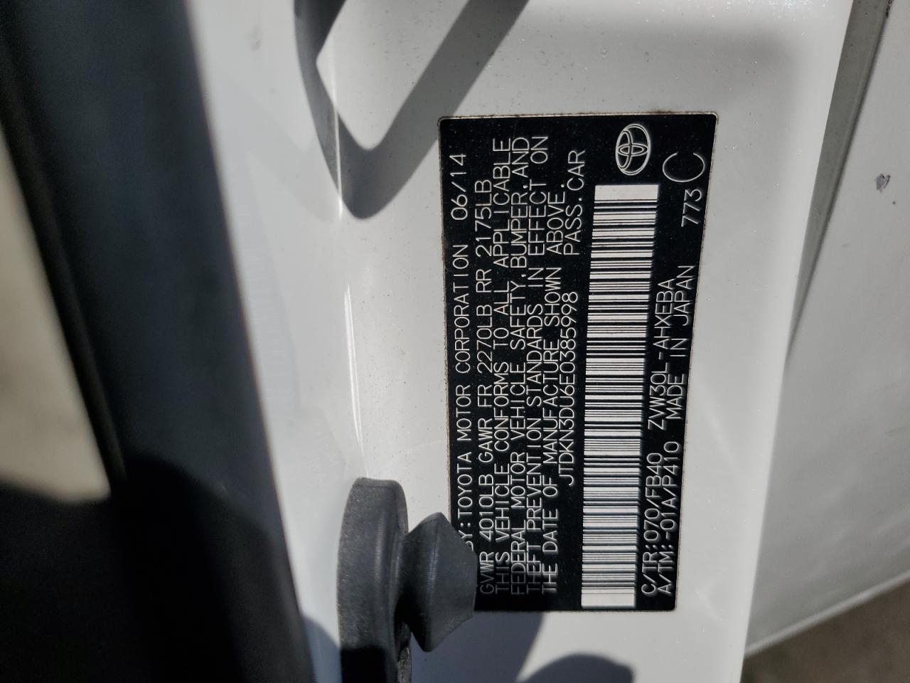 2014 Toyota Prius - Image 12