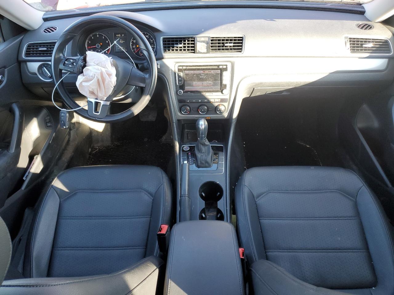 2015 Volkswagen Passat - Image 8
