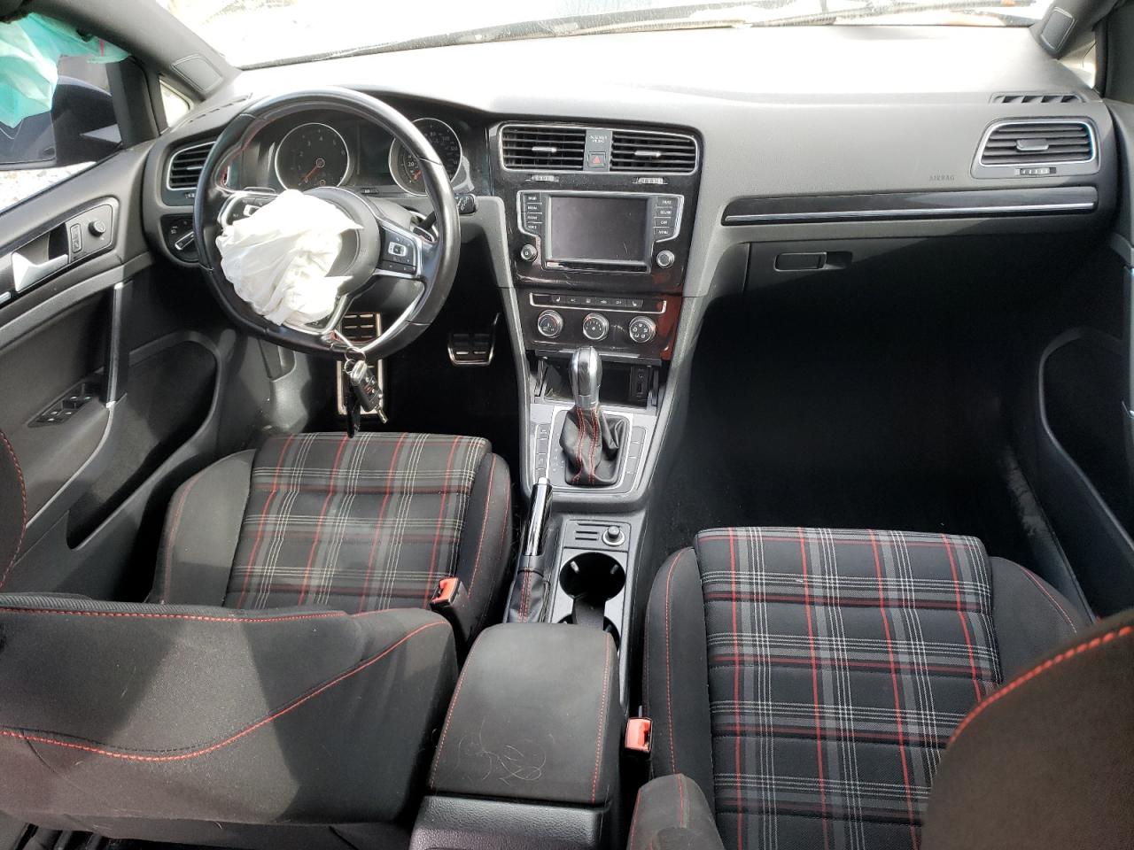 2017 Volkswagen GTI - Image 8