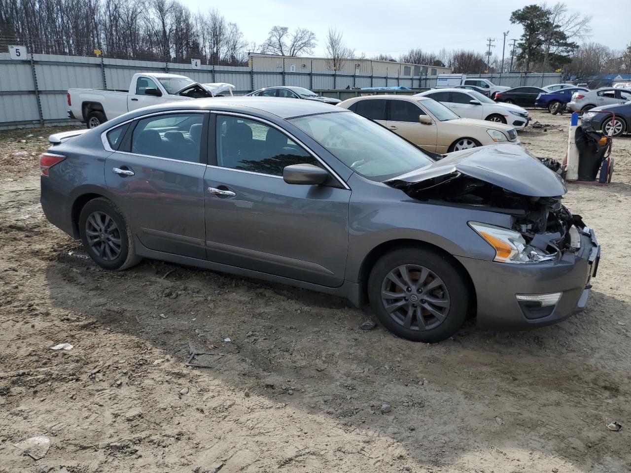 2015 Nissan Altima - Image 4