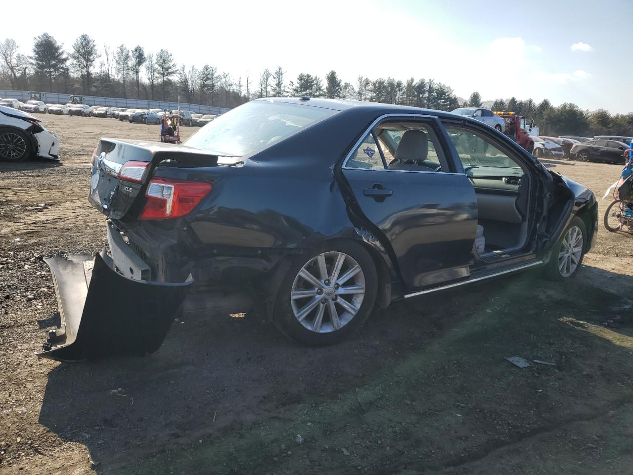 2014 Toyota Camry - Image 3