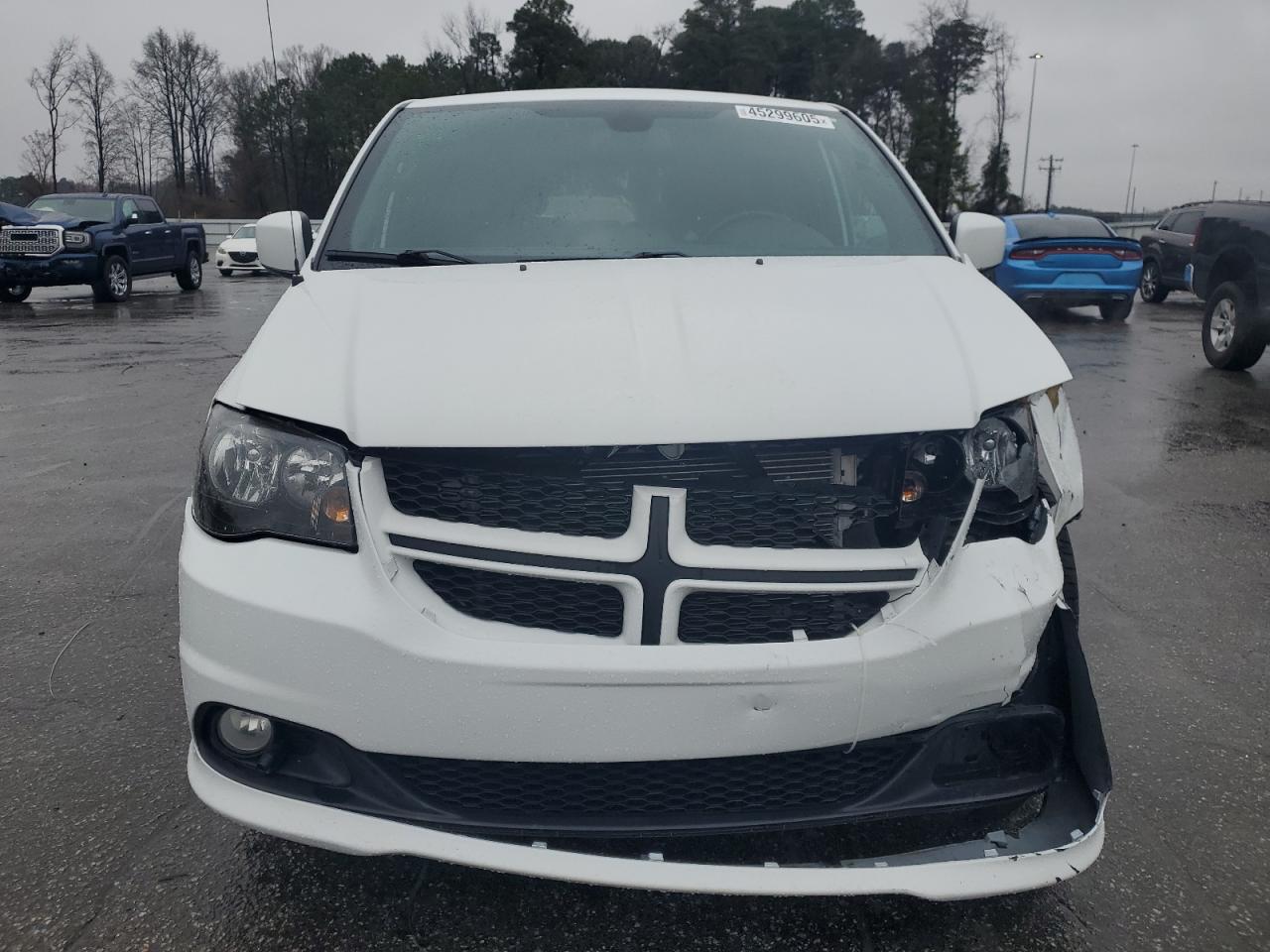 2019 Dodge Caravan - Image 5