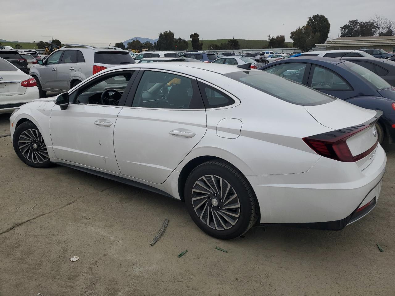 2022 Hyundai Sonata - Image 2