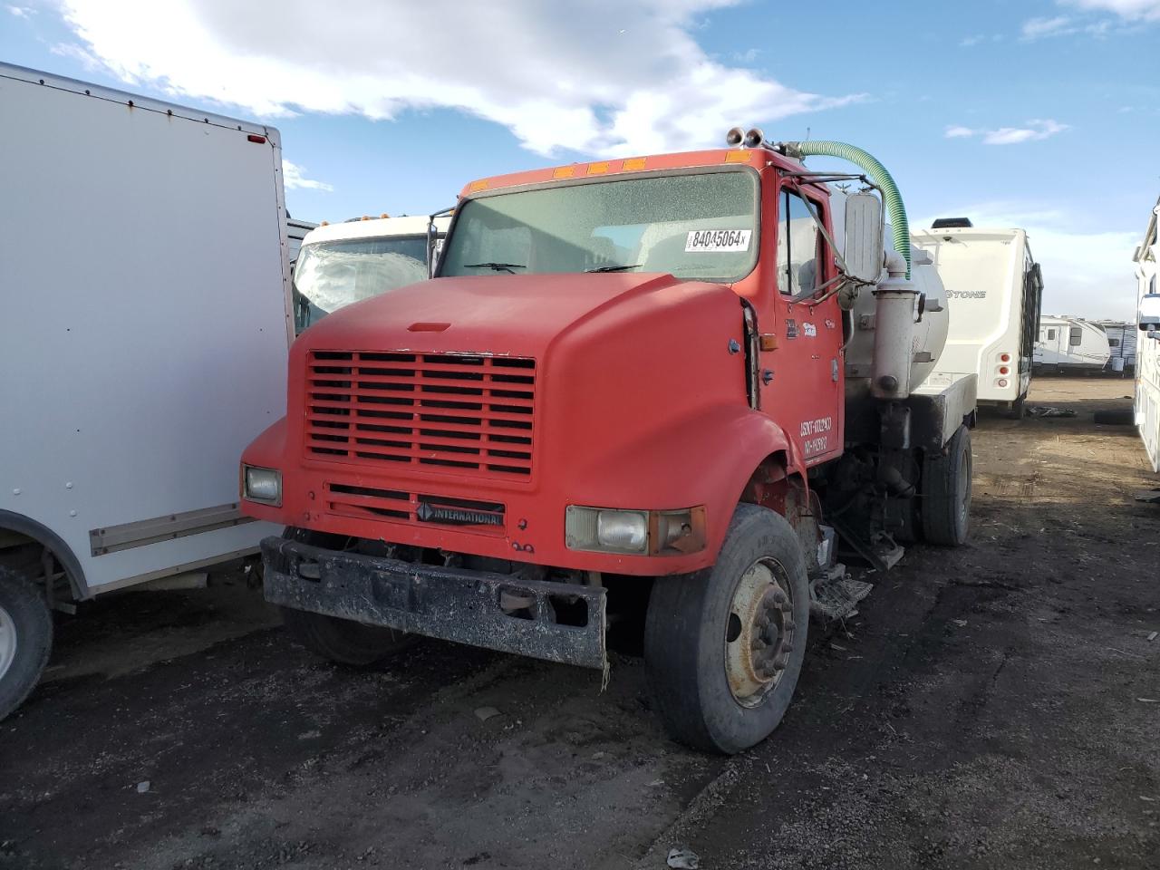 2000 International 8100 Tank Truck red truck diesel 1HSHBADN4YH251813 photo #3
