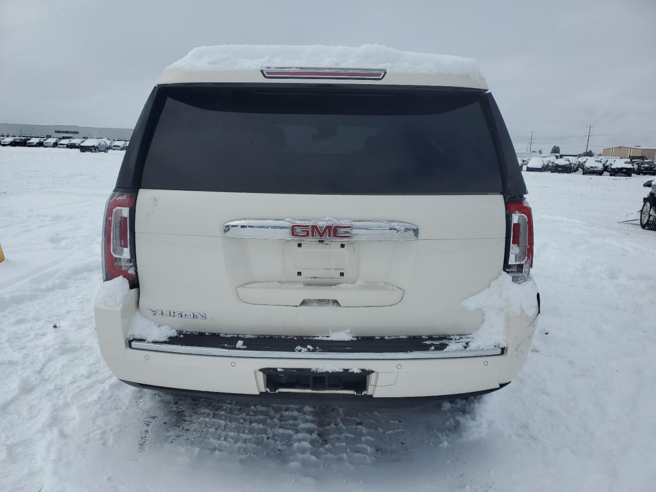 2015 GMC Yukon - Image 6