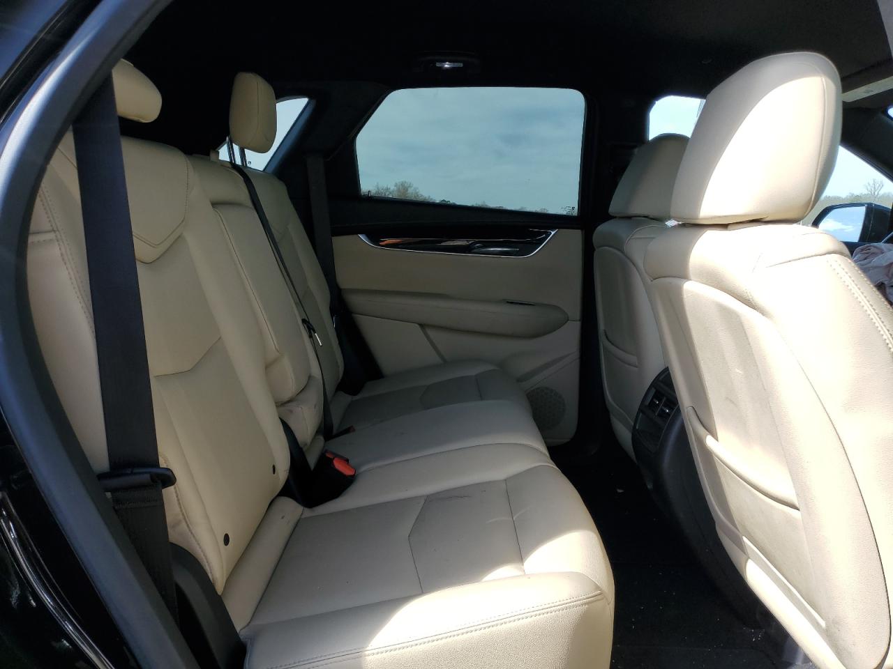 2017 Cadillac XT5 - Image 11