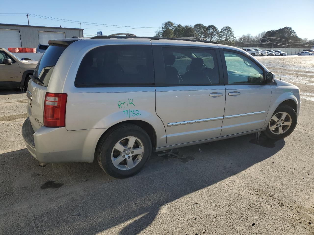 2009 Dodge Caravan - Image 3