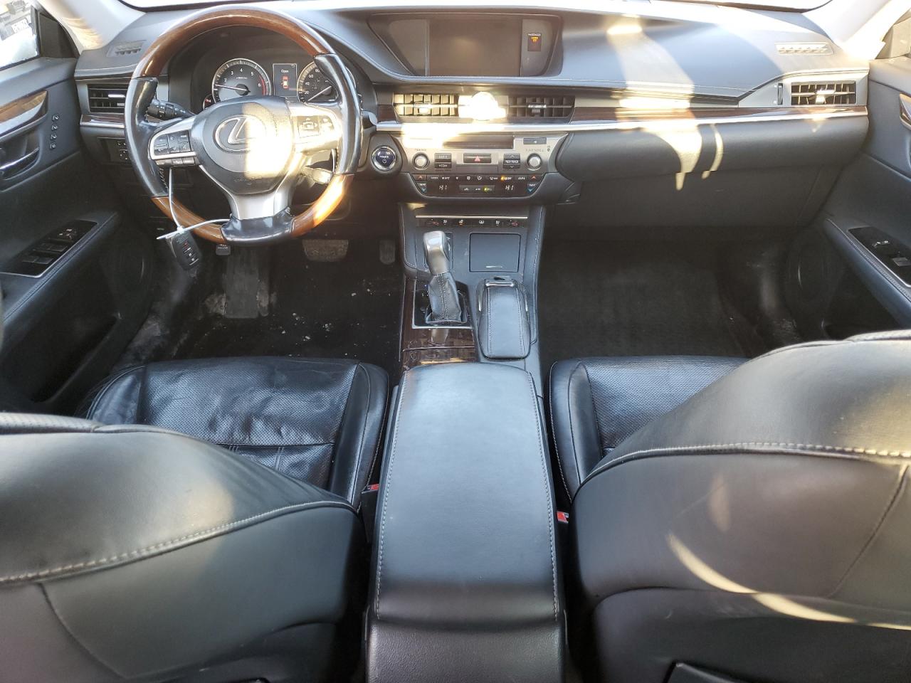 2016 Lexus ES - Image 8
