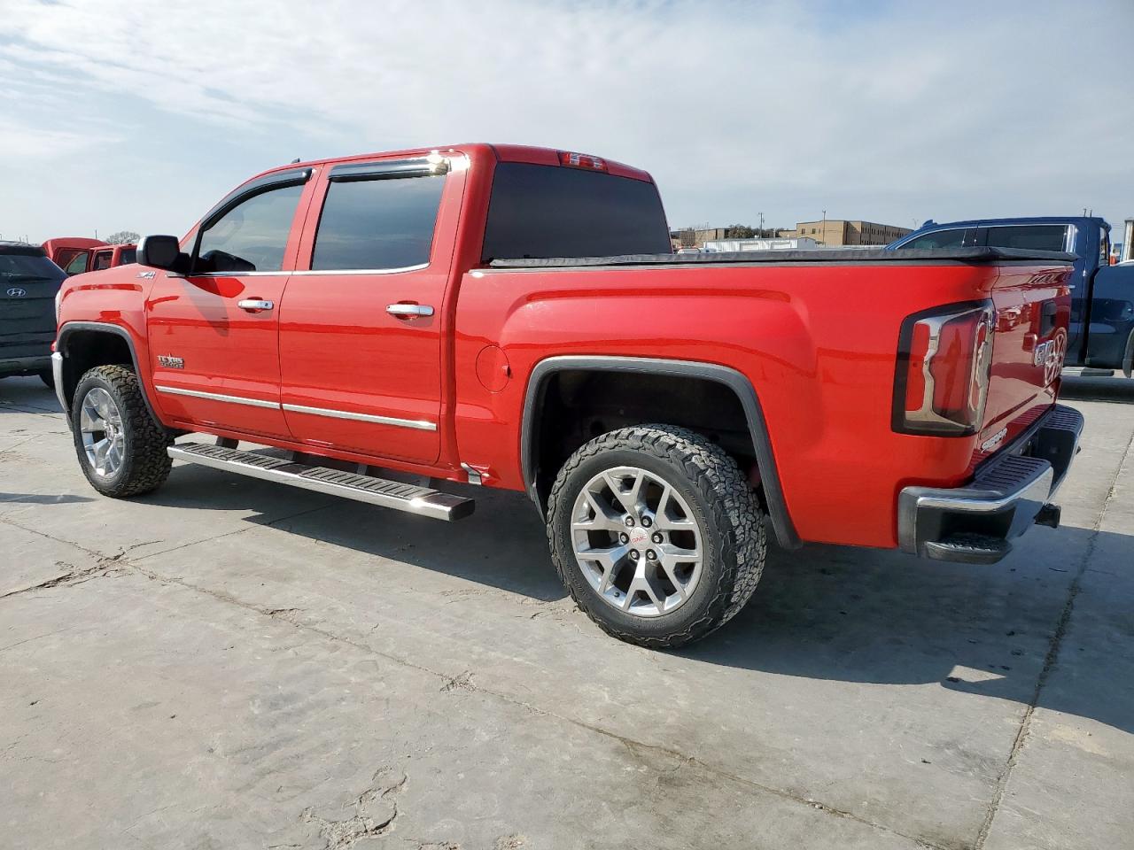 2016 GMC Sierra - Image 2
