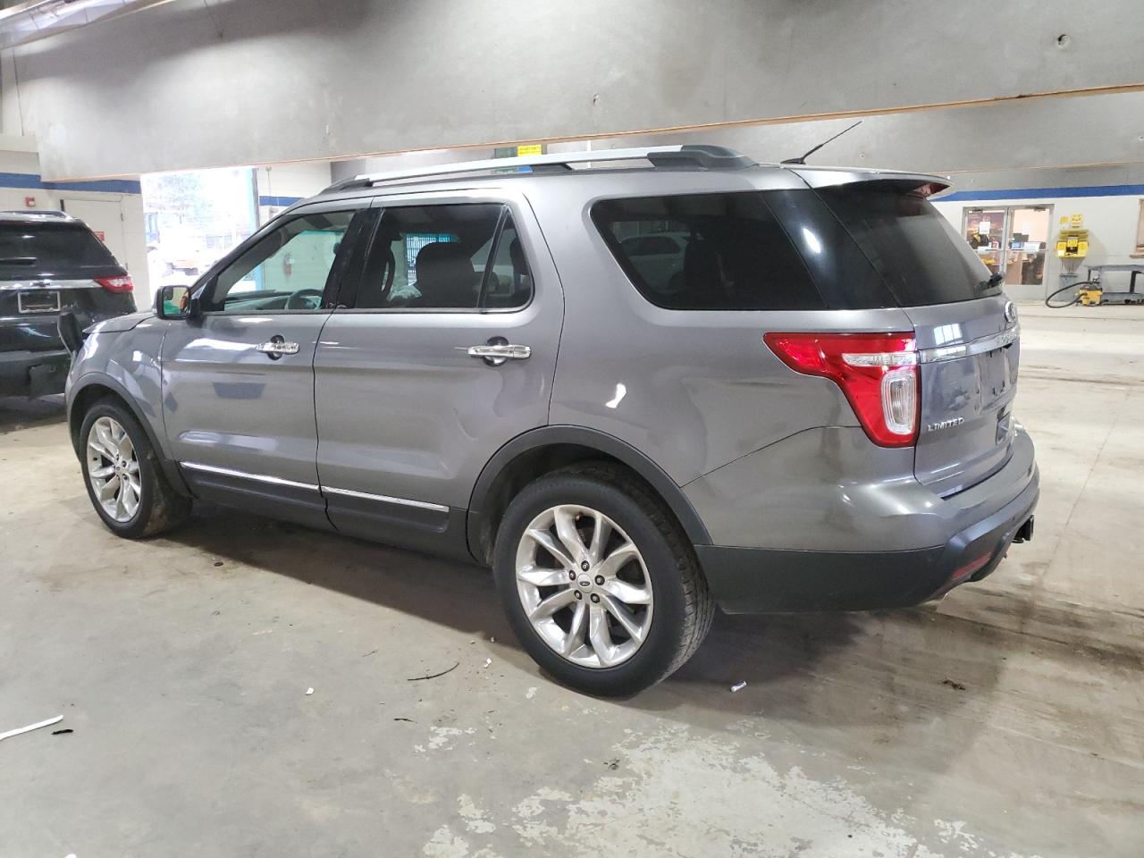 2013 Ford Explorer - Image 2