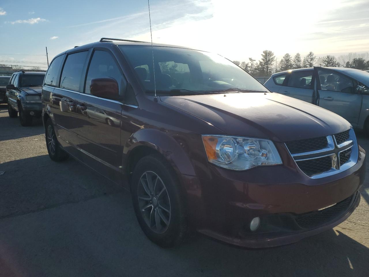 2017 Dodge Caravan - Image 4
