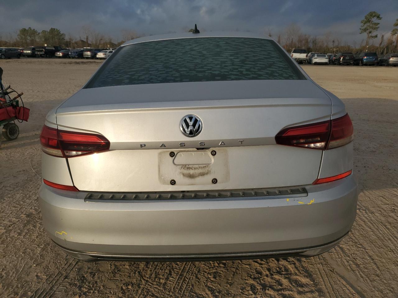 2020 Volkswagen Passat - Image 6