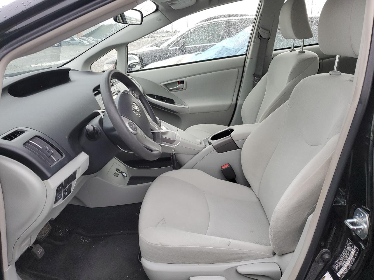 2014 Toyota Prius - Image 7