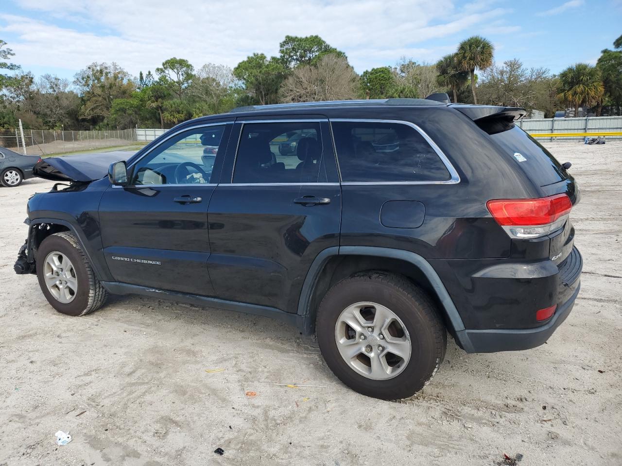 2015 Jeep Grand Cherokee - Image 2