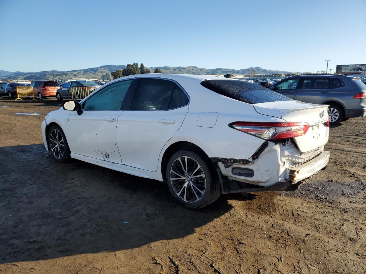 4T1B11HK7JU511051 TOYOTA CAMRY 2018