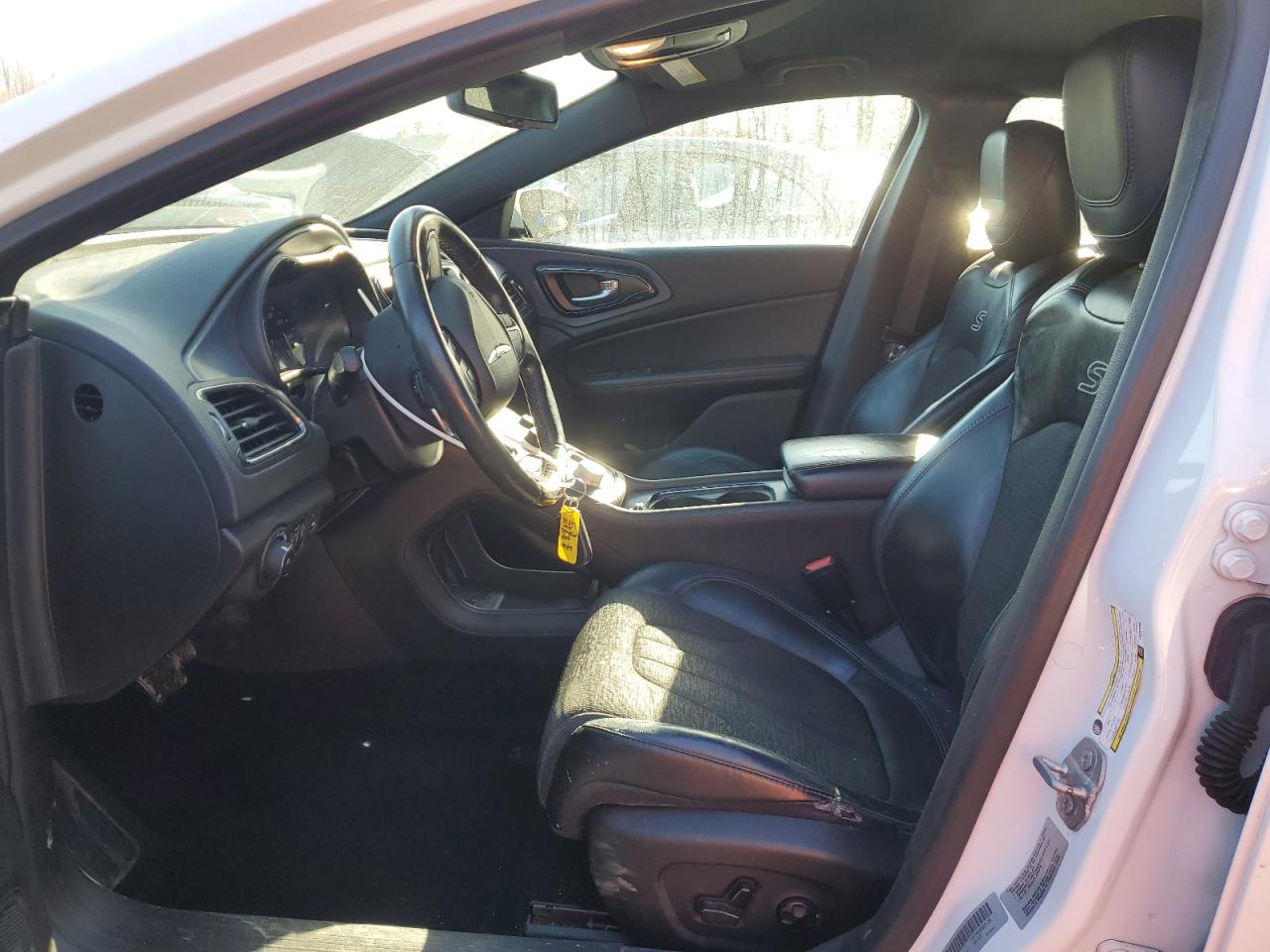 2015 Chrysler 200 - Image 7