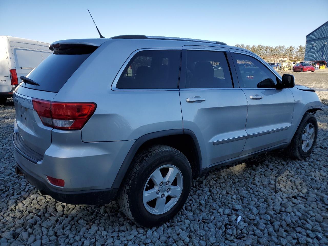 2011 Jeep Grand Cherokee - Image 3