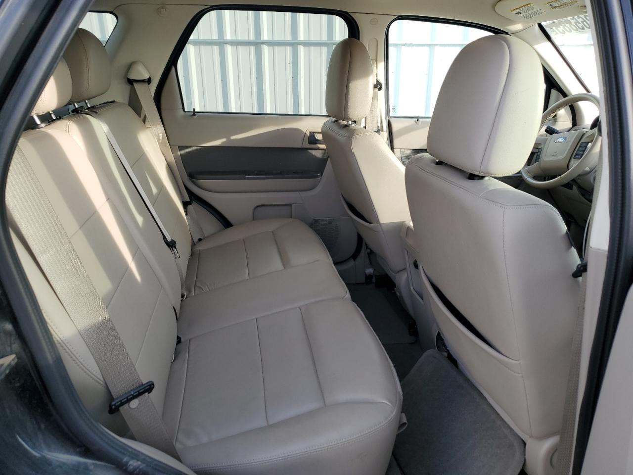 2010 Ford Escape - Image 11