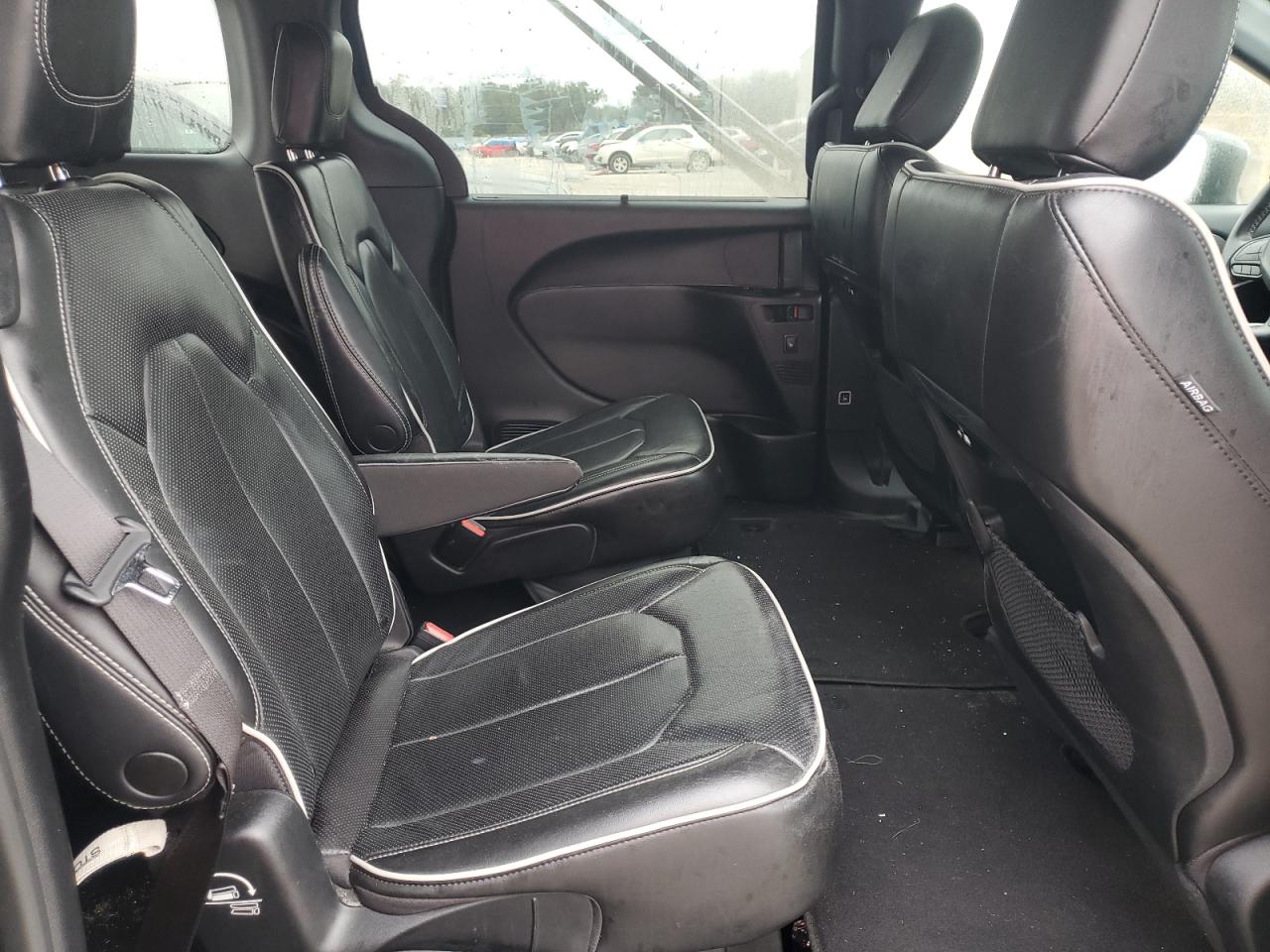 2022 Chrysler Pacifica - Image 11