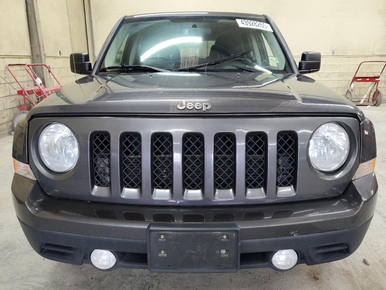 2015 Jeep Liberty (Patriot) - Image 5