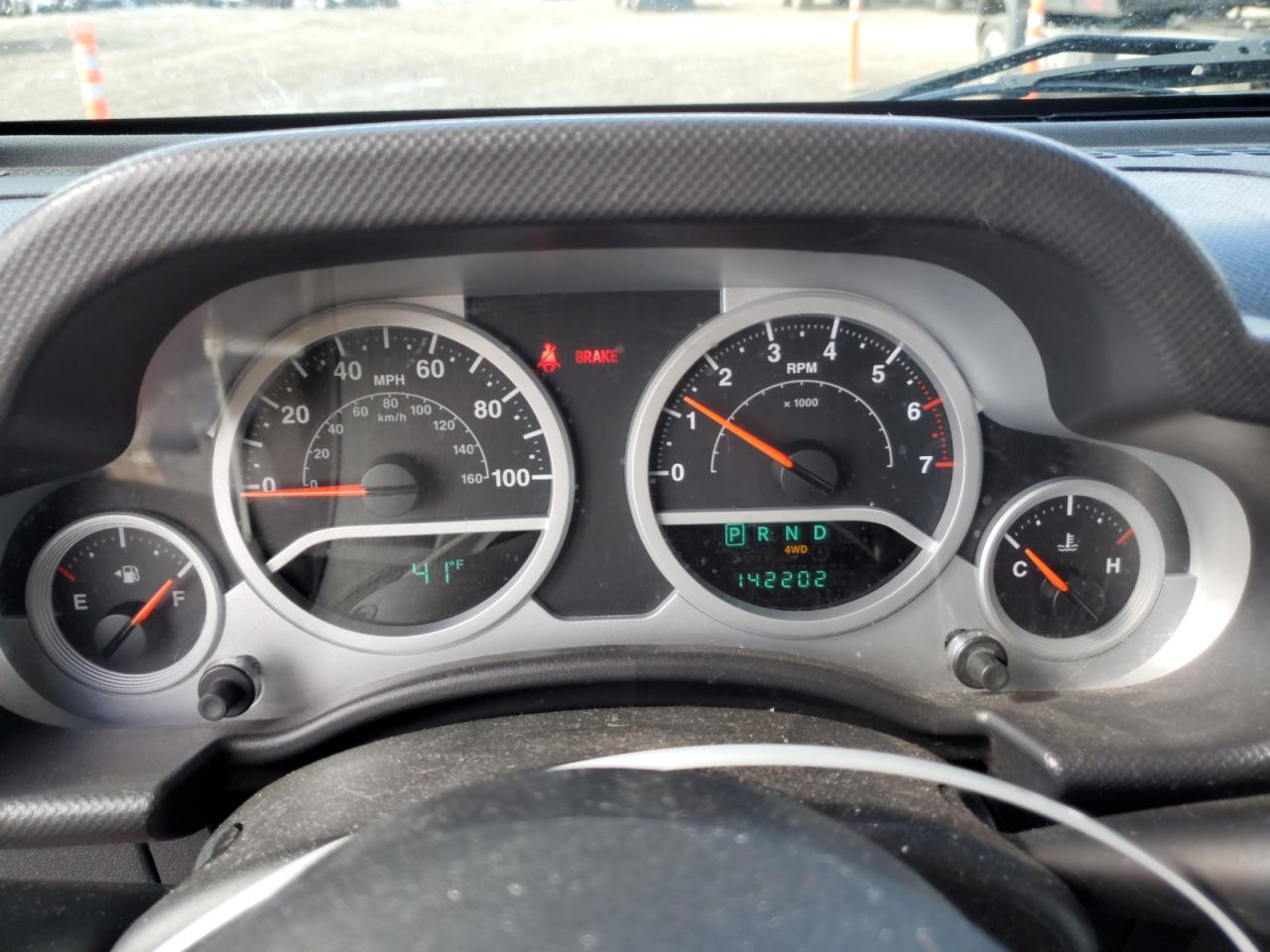 2010 Jeep Wrangler - Image 9