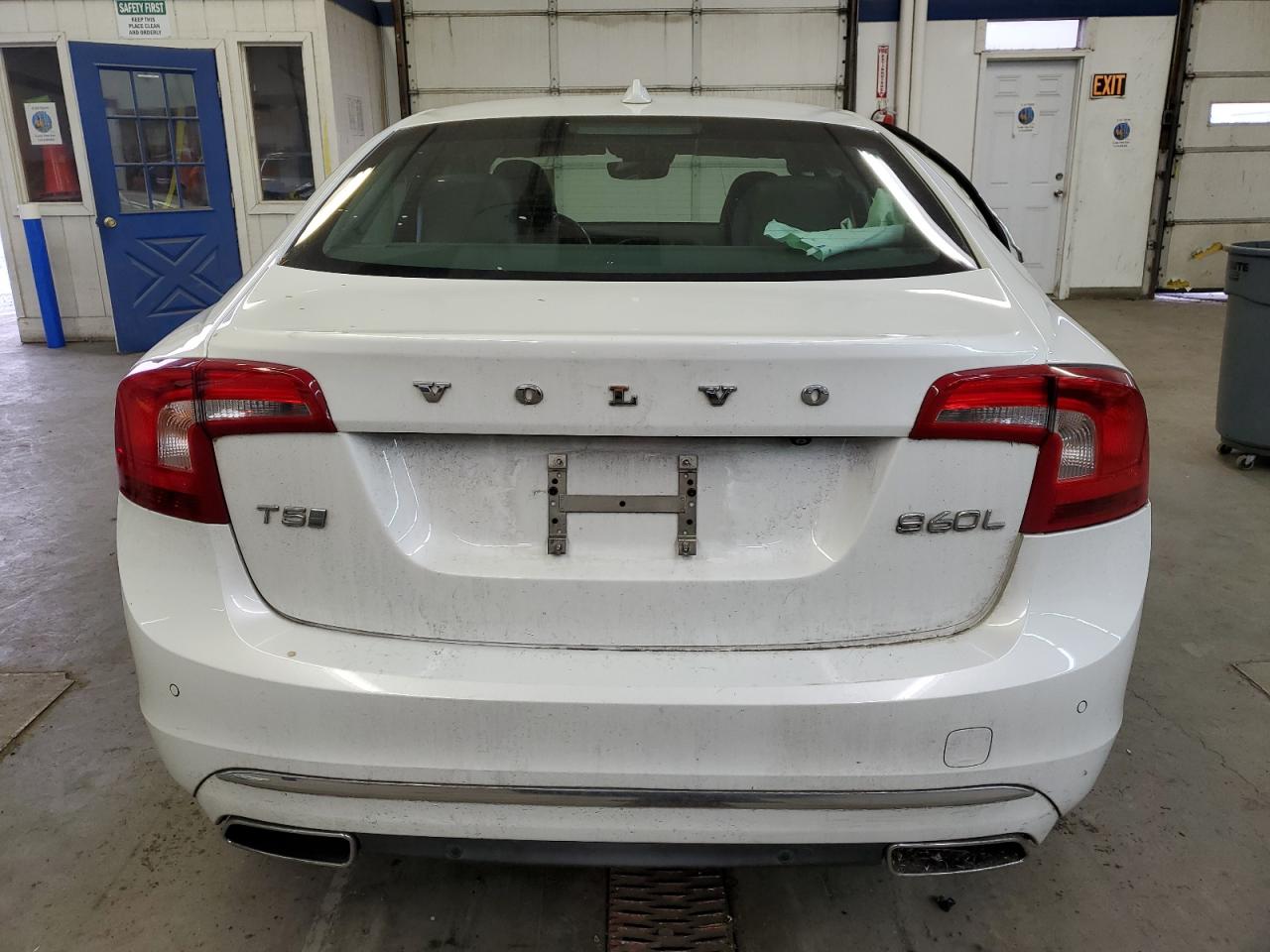 2018 Volvo S60 - Image 6