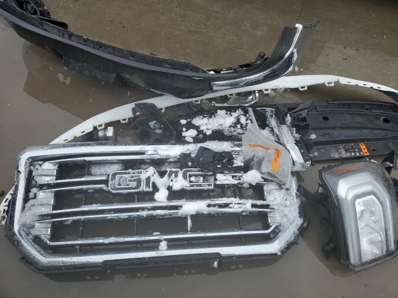 2018 GMC Sierra - Image 12
