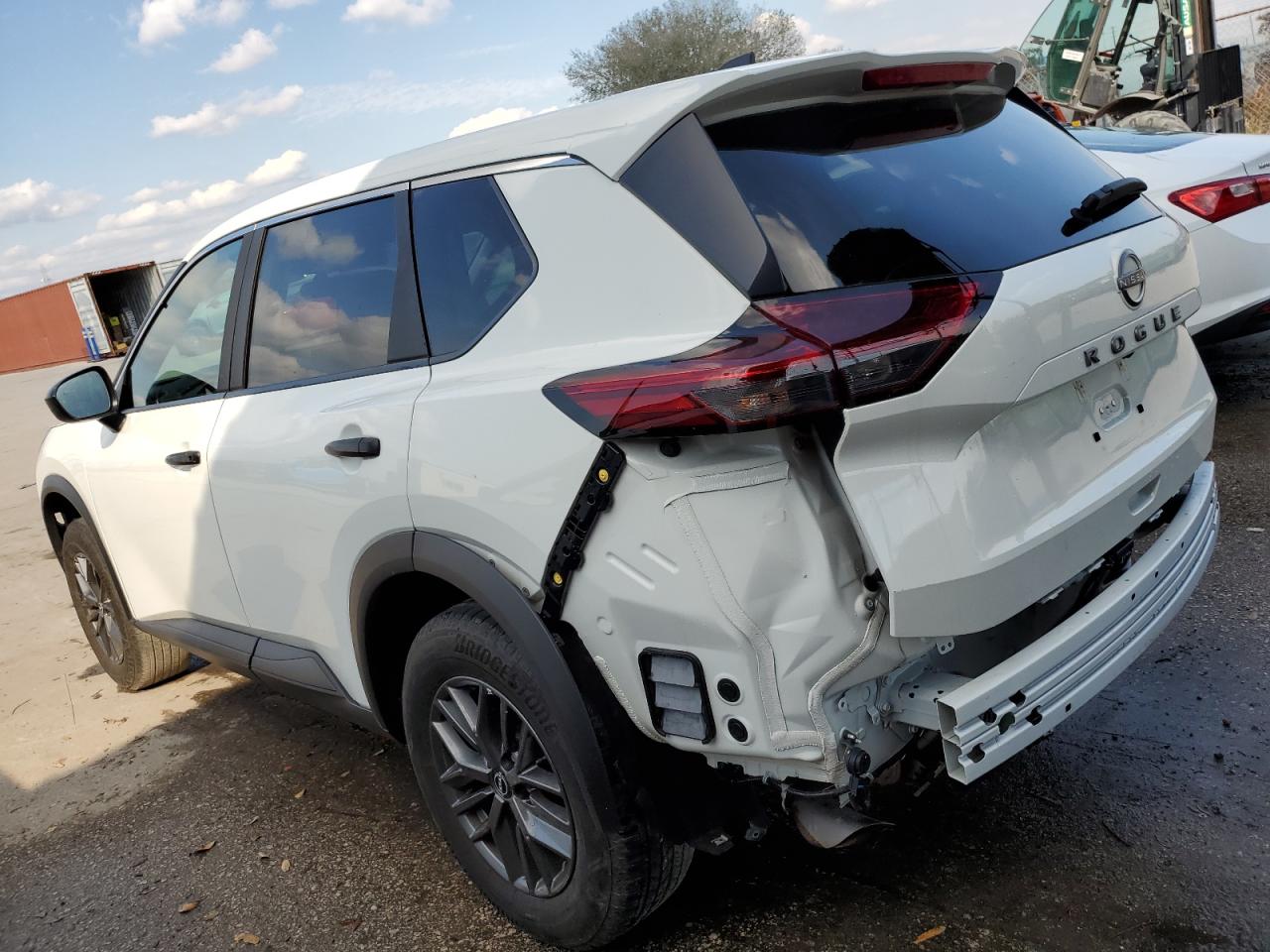 2024 Nissan Rogue - Image 2