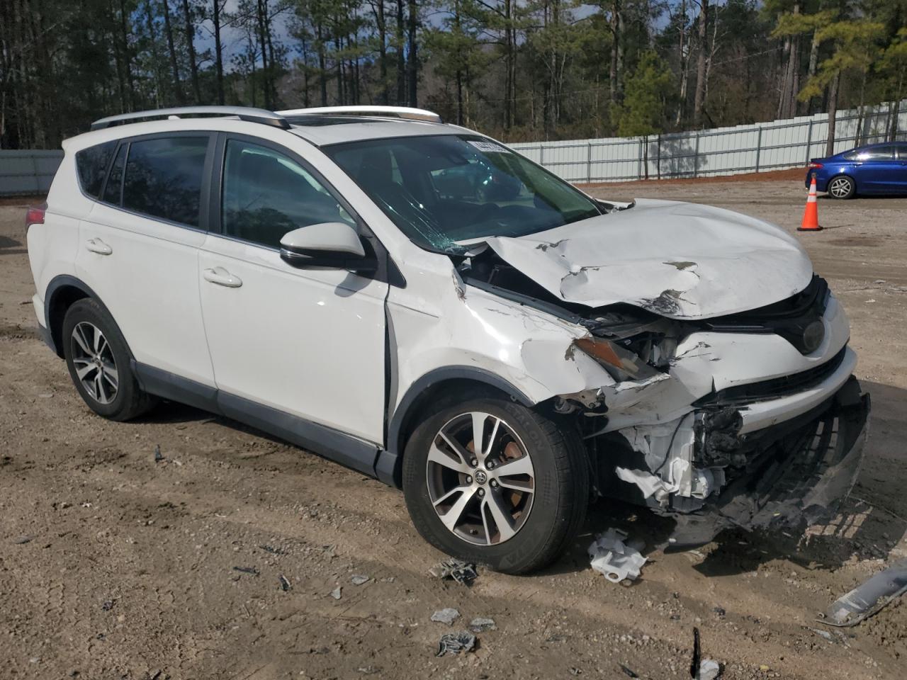 2016 Toyota RAV 4 - Image 4