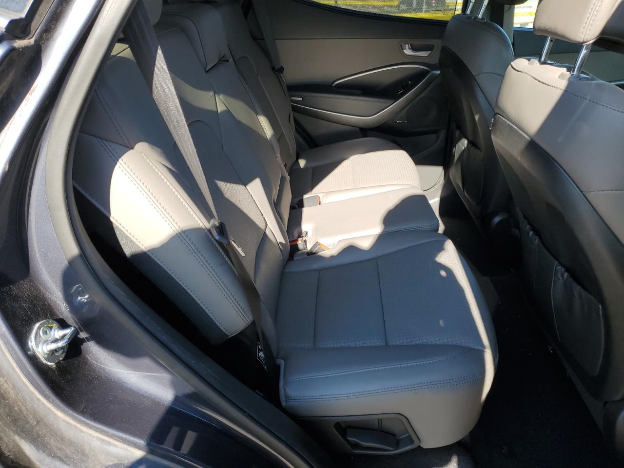 2014 Hyundai Santa Fe - Image 11