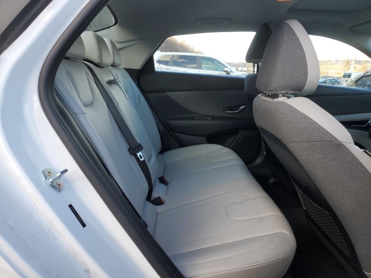 2021 Hyundai Elantra - Image 10
