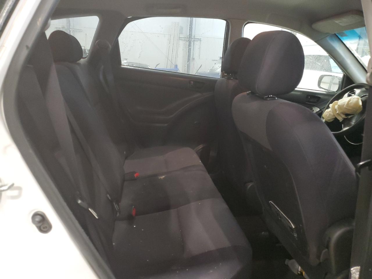 2005 Pontiac Vibe - Image 11